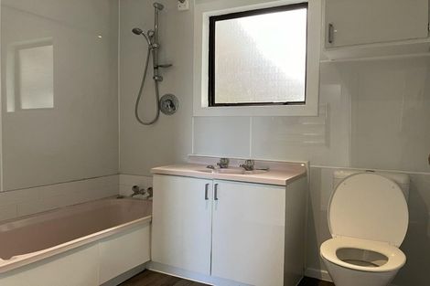 Photo of property in 8 Tahurangi Place, Spotswood, New Plymouth, 4310