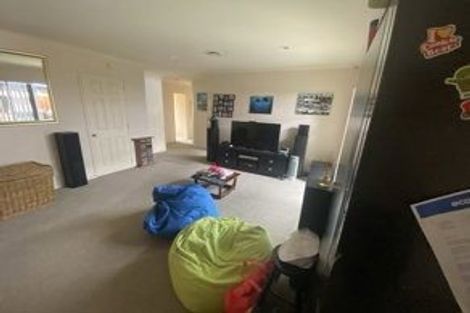 Photo of property in 15 Malin Place, Pinehill, Auckland, 0632