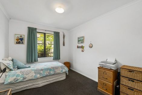 Photo of property in 16 Weka Place, Picton, 7220
