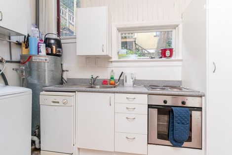 Photo of property in 1 Haddon Place, Dunedin Central, Dunedin, 9016