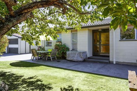 Photo of property in 86 Englefield Road, Northwood, Christchurch, 8051