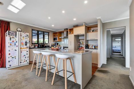 Photo of property in 204 Heta Road, Merrilands, New Plymouth, 4312
