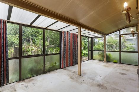 Photo of property in 9 Kamaka Road, Mangere Bridge, Auckland, 2022
