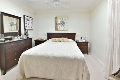 Photo of property in 2 Sunshine Terrace, Orewa, 0931