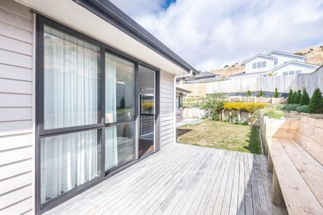 Photo of property in 11 Bickerton Rise, Churton Park, Wellington, 6037