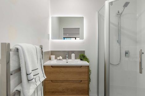 Photo of property in 4/14 Roland Hill, Glen Eden, Auckland, 0602