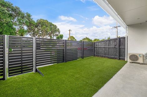 Photo of property in 2/11 Paramu Avenue, Birkdale, Auckland, 0626