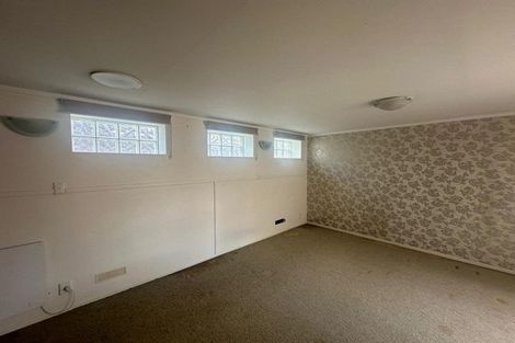 Photo of property in 8 Celsmere Lane, Te Atatu Peninsula, Auckland, 0610