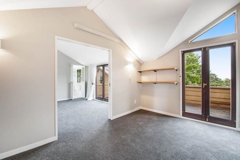 Photo of property in 1 The Knoll, Greenhithe, Auckland, 0632