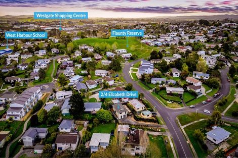 Photo of property in 2/4 Elizabeth Drive, West Harbour, Auckland, 0618
