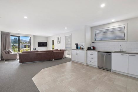 Photo of property in 9 Mount Creighton Crescent, Wanaka, 9305