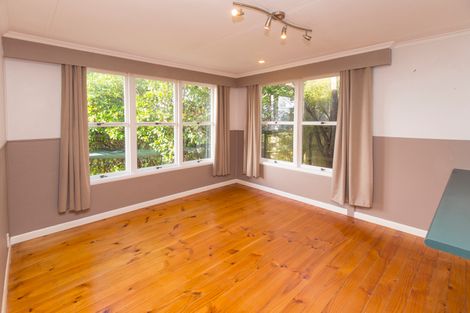 Photo of property in 7 Holiday Road, Stanmore Bay, Whangaparaoa, 0932