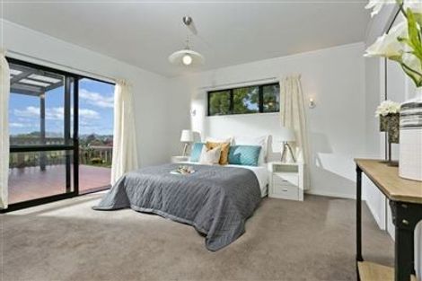 Photo of property in 10 Camilla Grove, Totara Vale, Auckland, 0629