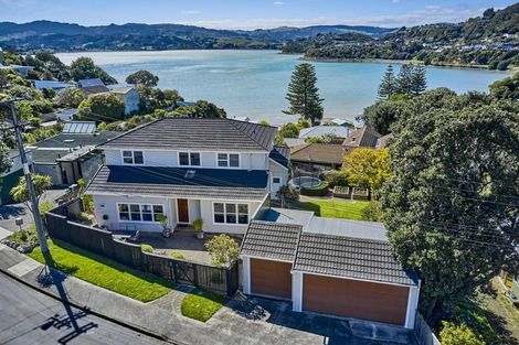 Photo of property in 2 Seaview Road, Paremata, Porirua, 5024