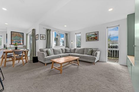 Photo of property in 57e Edmonton Road, Henderson, Auckland, 0612