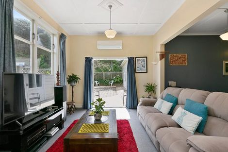 Photo of property in 30 Luxford Street, Berhampore, Wellington, 6023