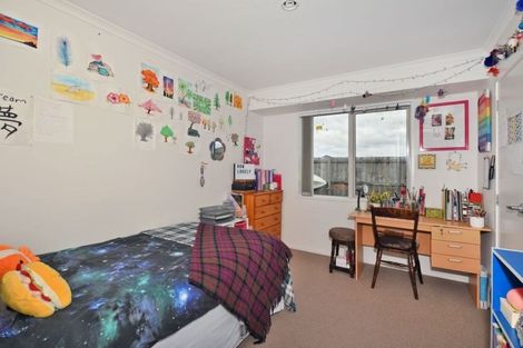 Photo of property in 14 O'farrell Drive, One Tree Point, 0118
