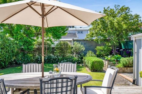 Photo of property in 86 Tukapa Street, Westown, New Plymouth, 4310