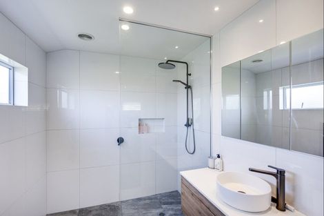 Photo of property in 66a Murphy Road, Taradale, Napier, 4112