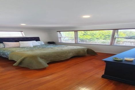 Photo of property in 2/34 Valley View Road, Glenfield, Auckland, 0629