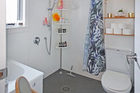 Photo of property in 5 Huia Street, Foxton Beach, Foxton, 4815