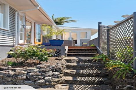 Photo of property in 90 Gloria Avenue, Te Atatu Peninsula, Auckland, 0610