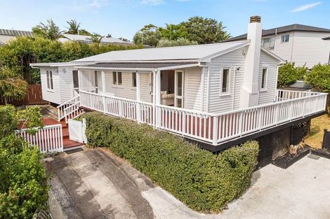Photo of property in 18 Kenmure Avenue, Forrest Hill, Auckland, 0620
