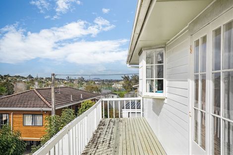 Photo of property in 13 Kennedy Avenue, Forrest Hill, Auckland, 0620