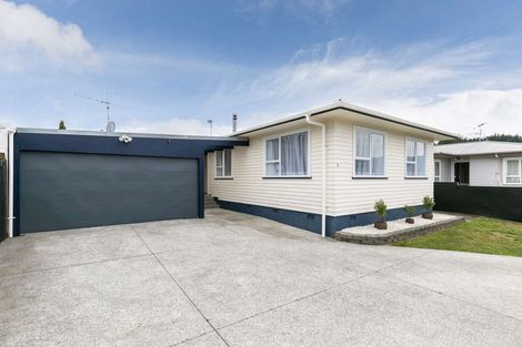 Photo of property in 8 Karamea Grove, Wainuiomata, Lower Hutt, 5014