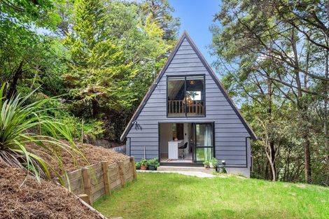 Photo of property in 1101 Dyers Pass Road, Governors Bay, Lyttelton, 8971