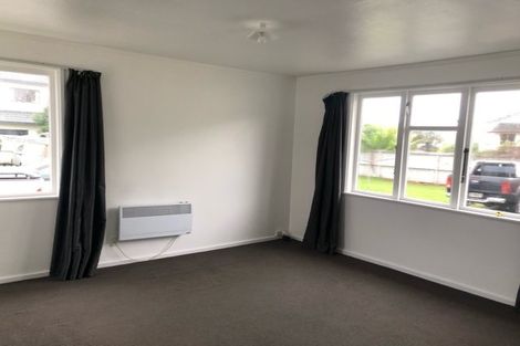 Photo of property in 9 Kotuku Street, Te Atatu Peninsula, Auckland, 0610