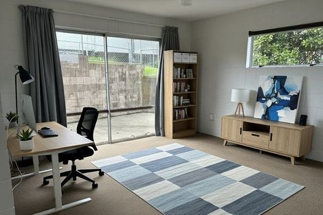 Photo of property in 1/18 Coles Crescent, Papakura, 2110