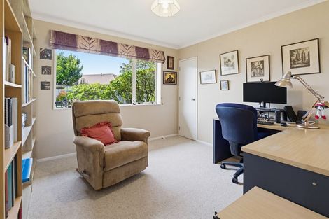 Photo of property in 4 Brooklyn Heights Drive, Kelvin Grove, Palmerston North, 4414