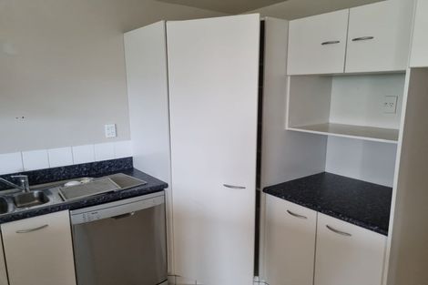 Photo of property in Grandstand Apartments, 4/80 Kent Terrace, Mount Victoria, Wellington, 6011
