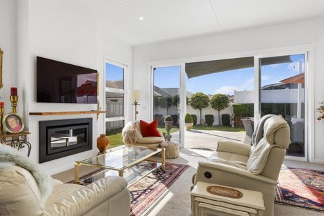 Photo of property in 28 Victoria Street, Richmond Heights, Taupo, 3330