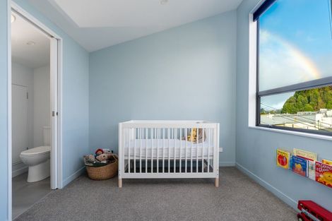 Photo of property in 13/2u Stone Street, Miramar, Wellington, 6022