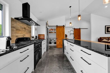 Photo of property in 7 Harkness Rice Way, Koru, New Plymouth, 4374
