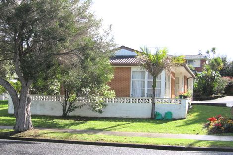 Photo of property in 2/139 Clovelly Road, Bucklands Beach, Auckland, 2012