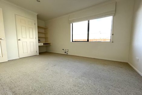 Photo of property in 31 Kath Hopper Drive, Orewa, 0931