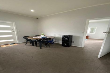 Photo of property in 110a Manuroa Road, Takanini, 2112