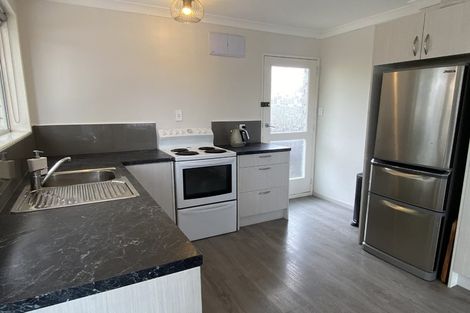 Photo of property in 21 Salford Avenue, Redwood, Christchurch, 8051