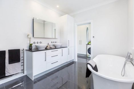Photo of property in 50f1- King Street, Ebdentown, Upper Hutt, 5018