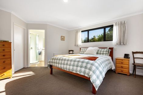 Photo of property in 48 Sailmaker Close, Whitby, Porirua, 5024