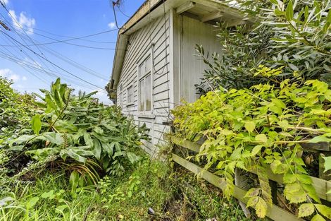 Photo of property in 1/2 Kowhai Avenue, Mangere Bridge, Auckland, 2022
