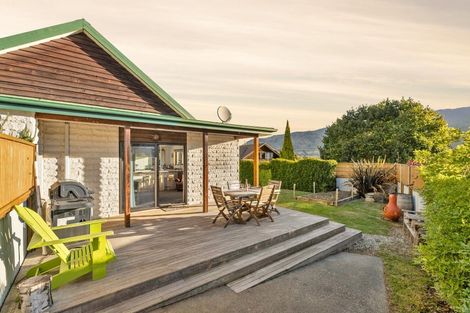 Photo of property in 8 Mount Iron Drive, Wanaka, 9305
