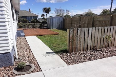 Photo of property in 19 Avro Crescent, Hornby, Christchurch, 8042