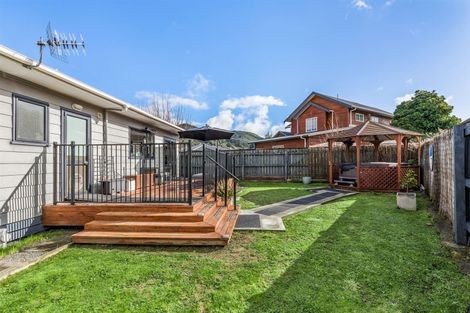 Photo of property in 35 Grimsby Grove, Wainuiomata, Lower Hutt, 5014