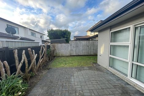 Photo of property in 3 Lorenzo Way, Flat Bush, Auckland, 2016