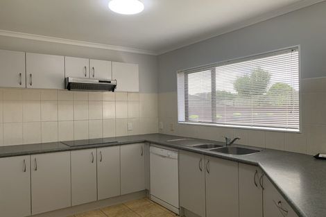 Photo of property in 6 Fleetwood Drive, Henderson, Auckland, 0612
