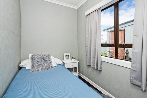 Photo of property in 180 Marine Parade, Bluff, 9814
